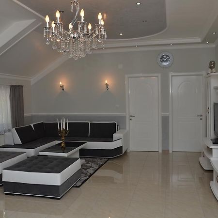 Apartments Royal Menex Pozarevac Luaran gambar