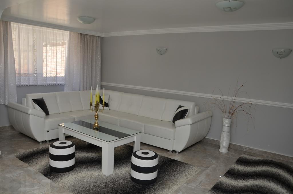 Apartments Royal Menex Pozarevac Luaran gambar