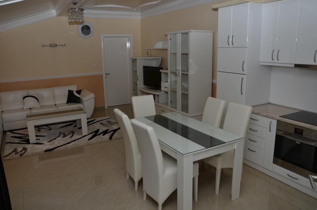 Apartments Royal Menex Pozarevac Bilik gambar