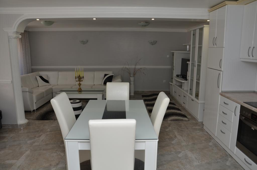 Apartments Royal Menex Pozarevac Bilik gambar