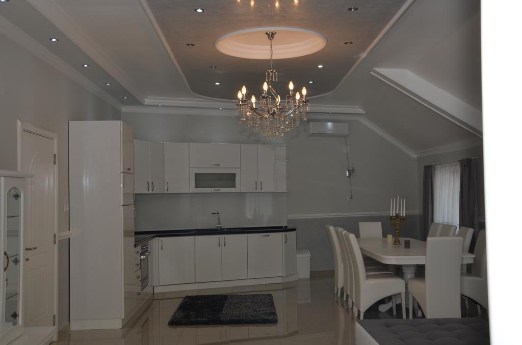Apartments Royal Menex Pozarevac Bilik gambar