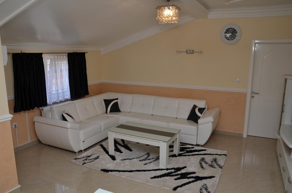 Apartments Royal Menex Pozarevac Bilik gambar