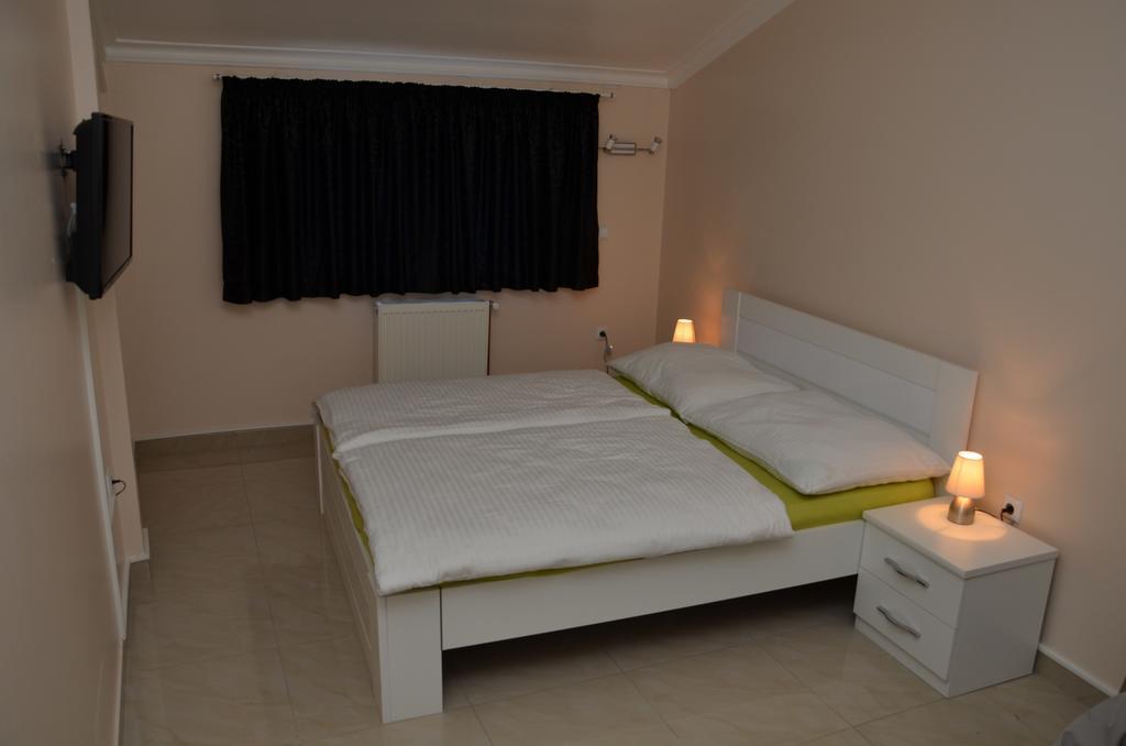 Apartments Royal Menex Pozarevac Luaran gambar