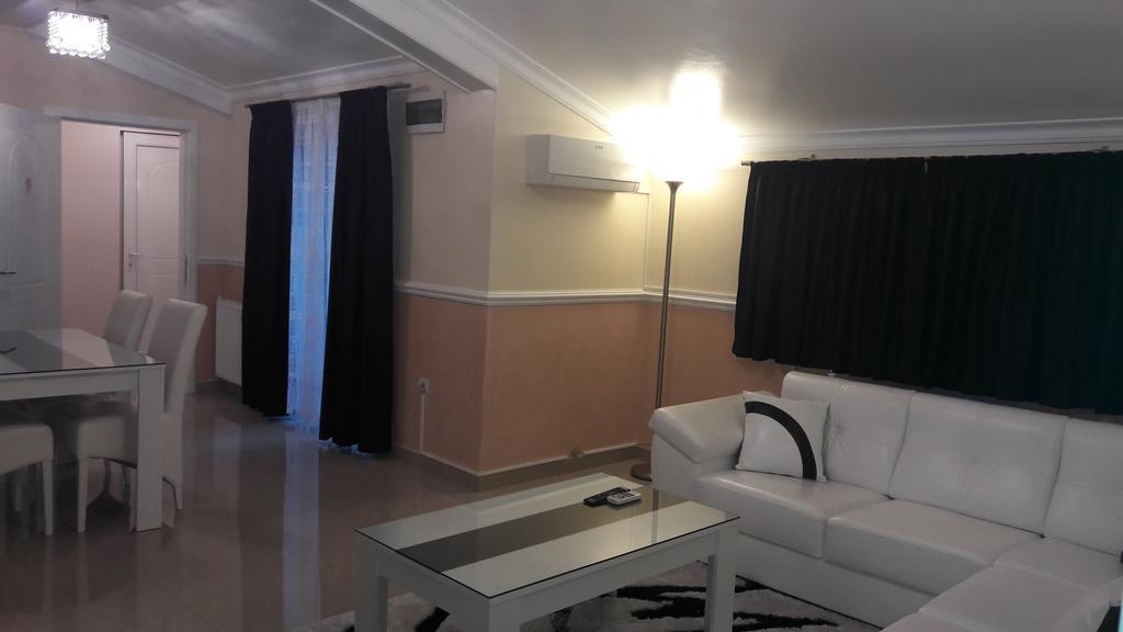 Apartments Royal Menex Pozarevac Luaran gambar